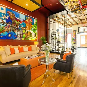 4* מלון The Box House (adults Only)